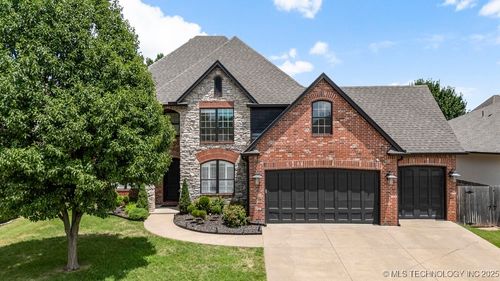 11201 S 74th East Ave, Bixby, OK, 74008-2345 | Card Image
