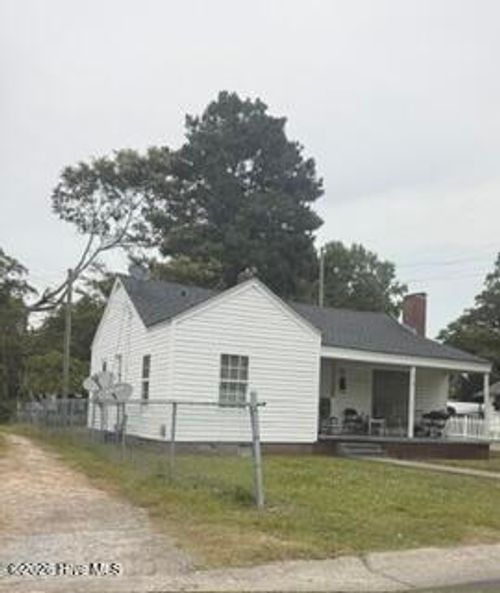 213 E Hillsboro St, Mount Olive, NC, 28365-2516 | Card Image