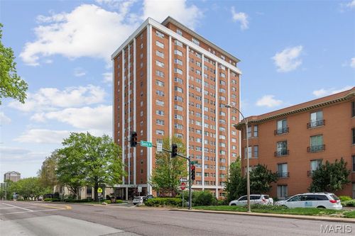 apt-7b-710 S Hanley Rd, Clayton, MO, 63105-2656 | Card Image