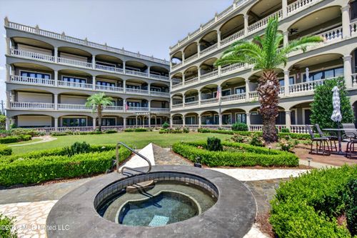 d5-4640 W Beach Boulevard, Gulfport, MS, 39501 | Card Image
