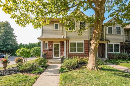 9-55 Kerman Ave, Grimsby, ON, L3M5G1 | Card Image