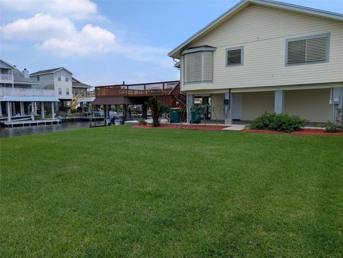 25 N Flamingo St, La Marque, TX, 77568-6527 | Card Image