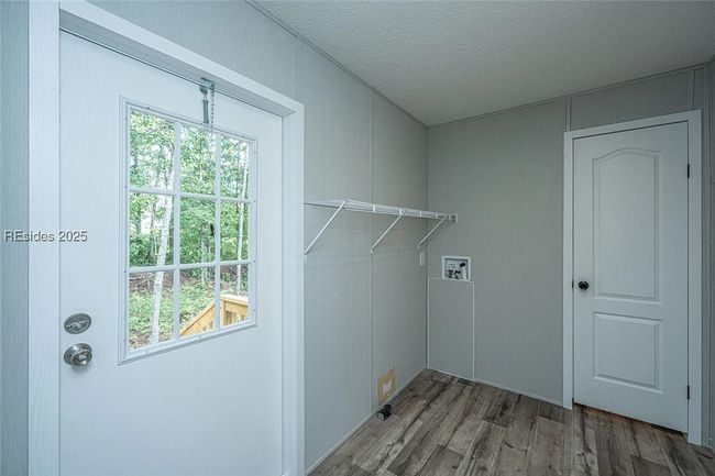 Photo is of similar model | Image 10