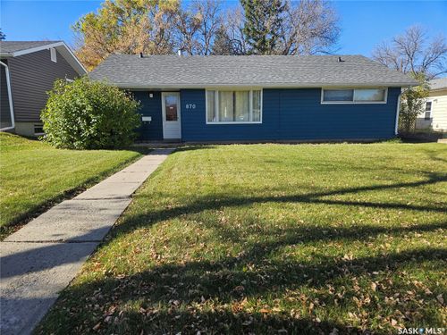 870 11th Avenue Ne, Swift Current, SK, S9H2V4 | Card Image