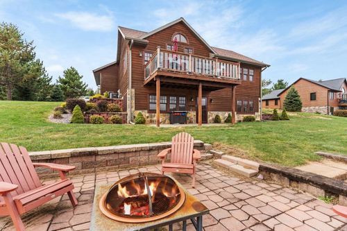 N7634 N Stone Gate Dr, New Lisbon, WI, 53950-9017 | Card Image