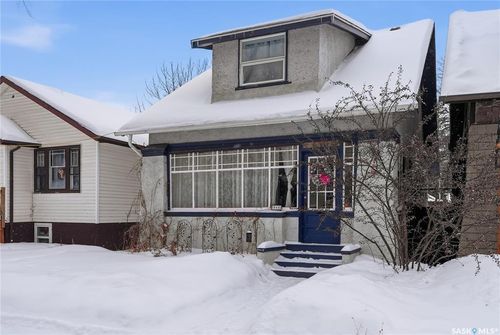 809 6th Ave N, Saskatoon, SK, S7K2T1 | Card Image
