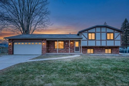 496 Central St, Marysville, MI, 48040-1014 | Card Image