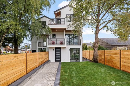 4402 52nd Ave Sw, Seattle, WA, 98116-3906 | Card Image