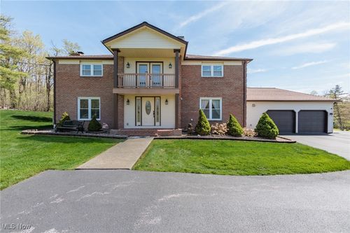 10805 Wilson Mills Rd, Chardon, OH, 44024-8360 | Card Image