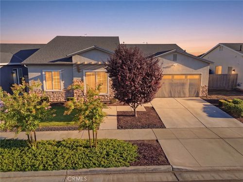2407 W Andrew Ln, Hanford, CA, 93230-8997 | Card Image