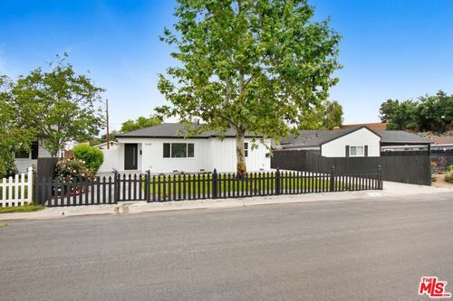 11955 Hatteras St, Valley Village, CA, 91607-1317 | Card Image