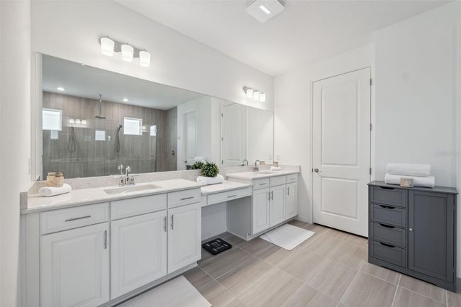 33466 Landsman Loop, House other with 4 bedrooms, 5 bathrooms and null parking in Wesley Chapel FL | Image 13