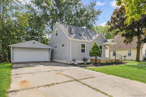 24416 Stewart Ave, Warren, MI, 48089-2122 | Card Image
