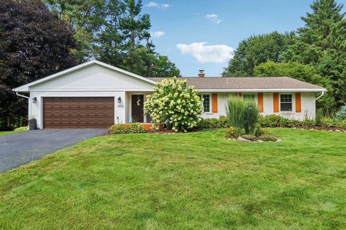 5594 Lavin Way, Westport, WI, 53597-9194 | Card Image