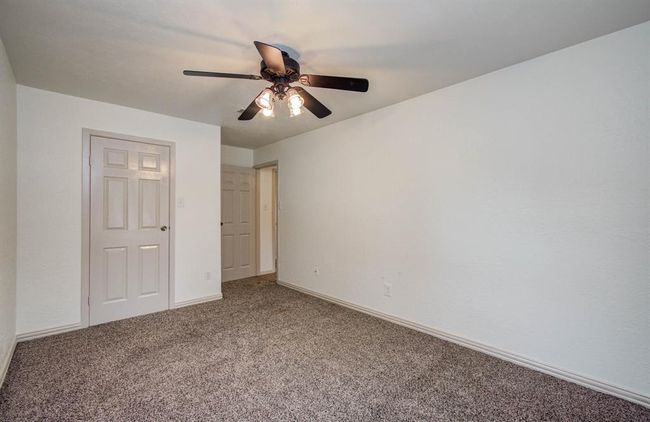 Secondary bedroom. | Image 21