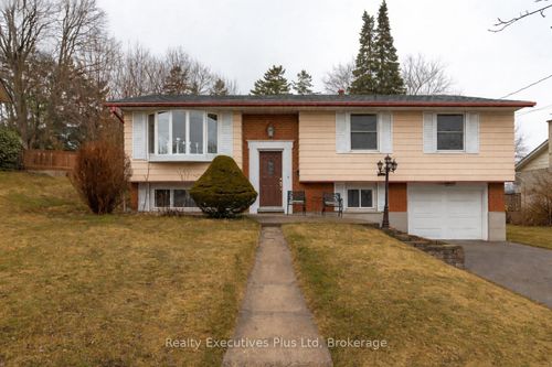 90 Western Ave, Guelph, ON, N1H6A8 | Card Image