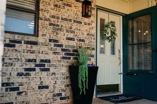 114 E Bonita Dr, Elk City, OK, 73644-3716 | Card Image