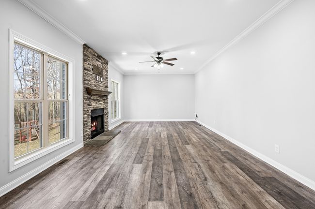 Family Room | Image 24