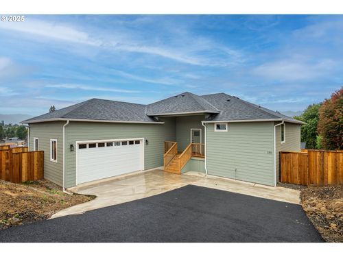 150 Wil Way, Winston, OR, 97496-9613 | Card Image