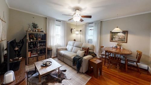 2-11 Walnut St, Wakefield, MA, 01880-2726 | Card Image