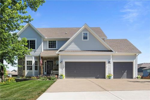 1320 Sw Merryman Dr, Lee's Summit, MO, 64082-3904 | Card Image