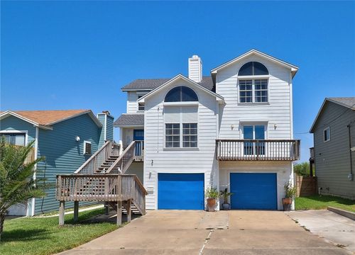 202 Causeway St, Portland, TX, 78374-1572 | Card Image