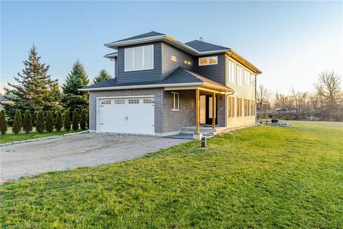 767 Old Number 8 Highway, Rockton, ON, L0R1X0 | Card Image