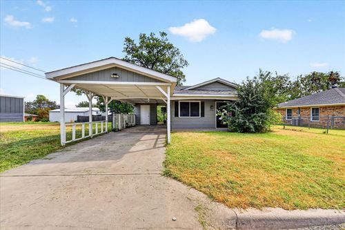 208 D St, Whitesboro, TX, 76273-1317 | Card Image