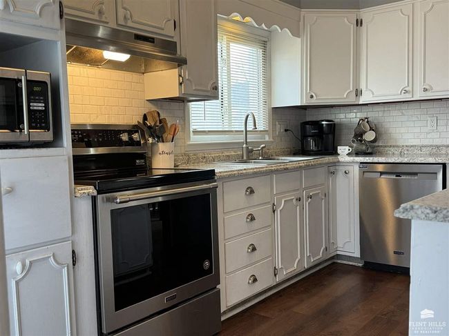 406 W 8 Th St, House other with 4 bedrooms, 2 bathrooms and null parking in Concordia KS | Image 11