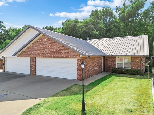 2105 Sandstone Dr, Longview, TX, 75605 | Card Image