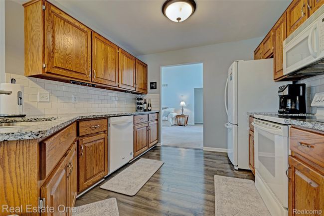 Kitchen | Image 18