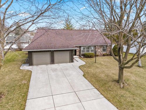 607 Ridgeview Court Court, ALLOUEZ, WI, 54301 | Card Image