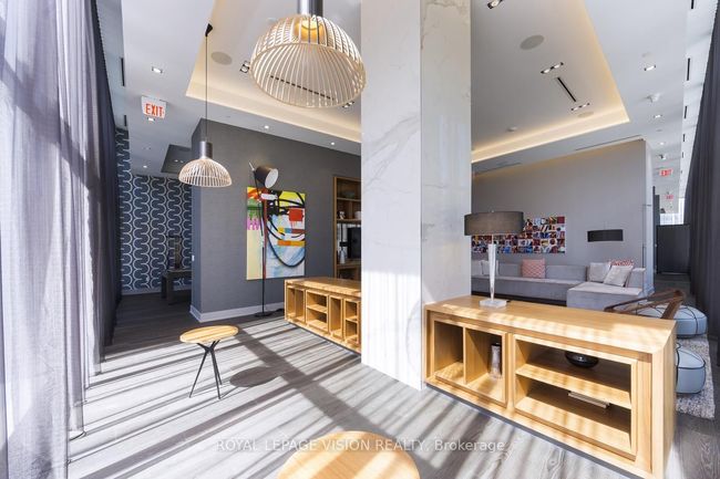 2104 - 10 York St, Condo with 2 bedrooms, 1 bathrooms and null parking in Toronto ON | Image 32