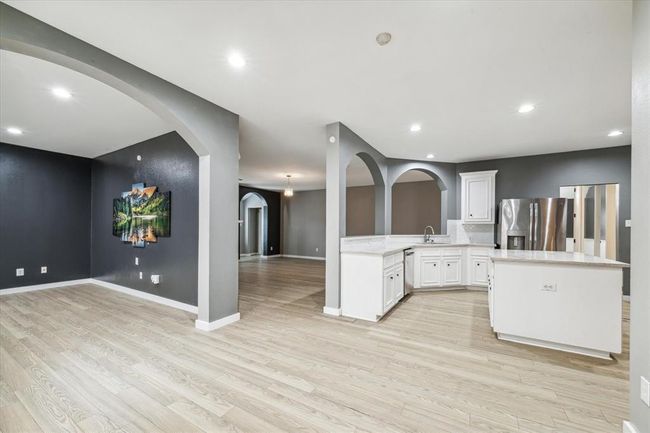 28519 Peper Hollow Ln, House other with 4 bedrooms, 3 bathrooms and 3 parking in Spring TX | Image 10