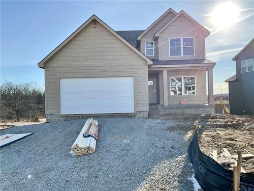 16192 Ryan Cir, Parkville, MO, 64152-8810 | Card Image