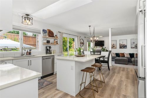 1860 Brant Pl, Courtenay, BC, V9N8Y8 | Card Image