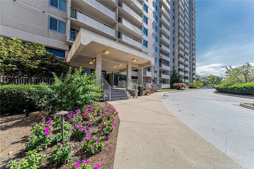 apt-214-12900 Lake Ave, Lakewood, OH, 44107-1544 | Card Image