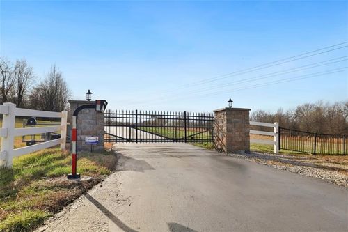 3710 S Rust Rd, Grain Valley, MO, 64029-9220 | Card Image