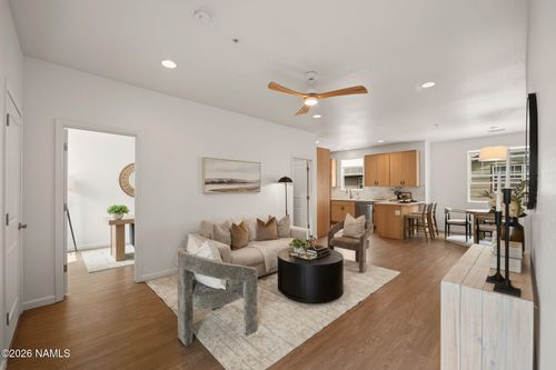 2567 W Pikes Peak Dr, Flagstaff, AZ, 86001-2674 | Card Image