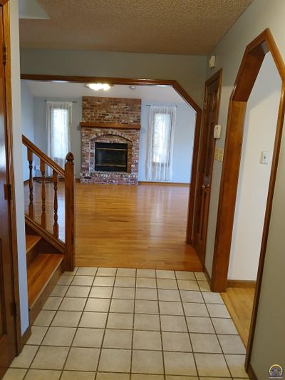 6707 Sw 25th St, House other with 4 bedrooms, 3 bathrooms and null parking in Topeka KS | Image 3