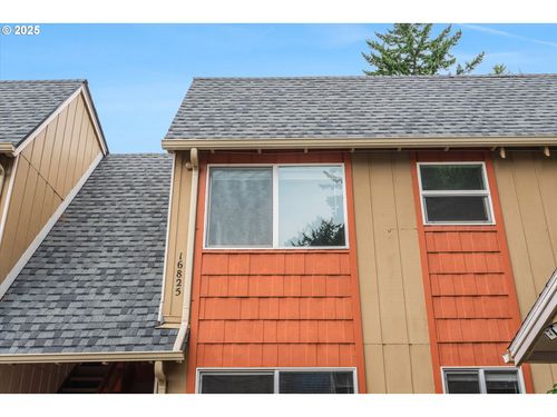 16825 Se Powell Blvd, Portland, OR, 97236-1749 | Card Image