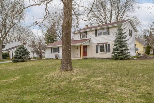 21300 Astolat Drive Drive, Brookfield, WI, 53045 | Card Image