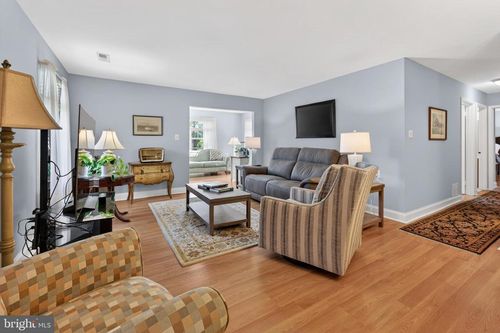 10 Village Ct, MOUNT LAUREL, NJ, 08054-3002 | Card Image