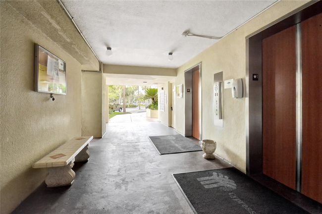 APT-112 - 2304 S Cypress Bend Dr, Condo with 1 bedrooms, 2 bathrooms and null parking in Pompano Beach FL | Image 20