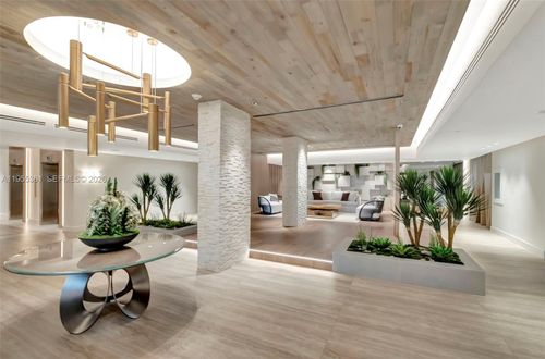 apt-321-2301 Collins Ave, Miami Beach, FL, 33139-1627 | Card Image