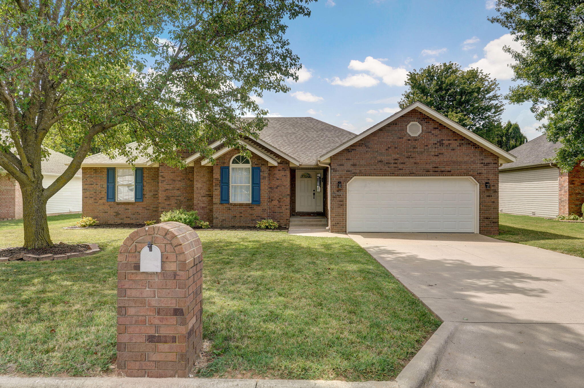Red Oak St, Battlefield, MO 65619
