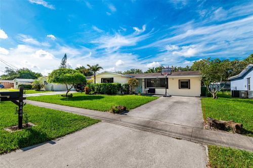 9444 Sw 51st Pl, Cooper City, FL, 33328-4108 | Card Image
