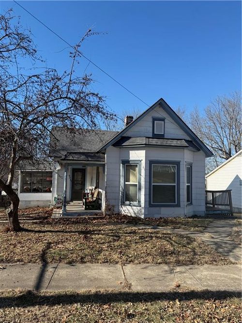 206 Winner Ave, Smithville, MO, 64089-8892 | Card Image