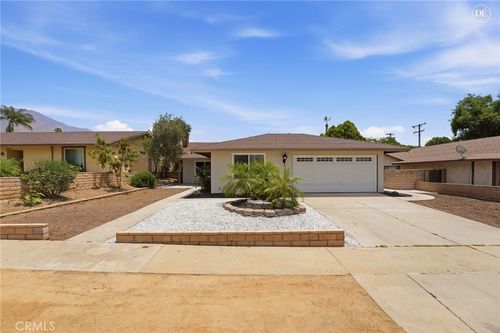 6677 La Praix St, Highland, CA, 92346 | Card Image