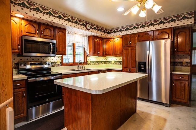214 W Watson St, House other with 2 bedrooms, 2 bathrooms and 2 parking in Forrest IL | Image 13